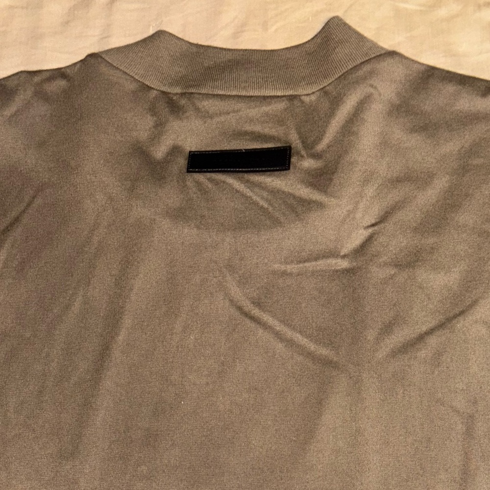 Essentials size :M - Picture 5 of 5